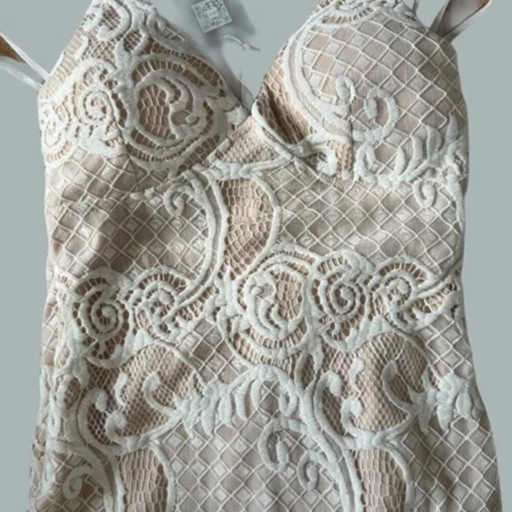Elegant Cream Lace Dress